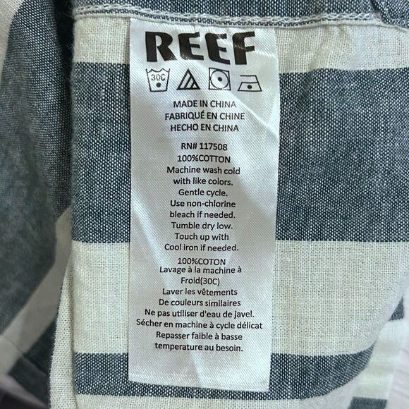 Reef Men’s Button Up Shirt XXL Blue White Striped Short Sleeve 100% Cotton - Picture 3 of 8